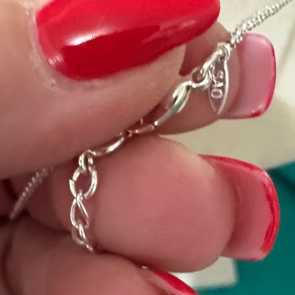 Avon Empowerment Circle of Support Necklace Against Domestic Violence SAQ 2011 - Picture 4 of 9